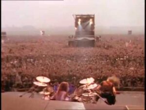 Video Thumbnail: Metallica - Monsters Of Rock, Moscow 1991